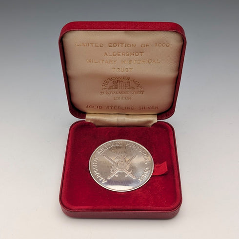 1982年  英国アルダーショット軍事歴史財団 純銀記念メダル Tower Mint ケース付